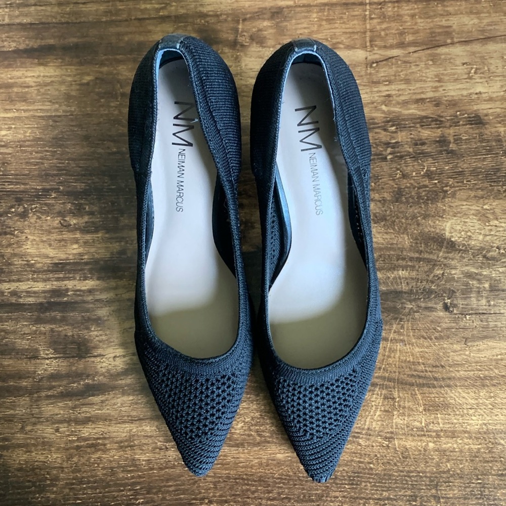 NEIMAN MATCUS BLACK KNIT STILETTO SHOE